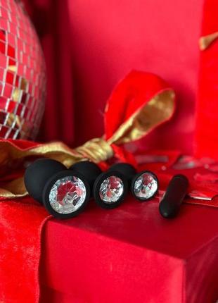 Крутой набор анальных пробок с вибропулей