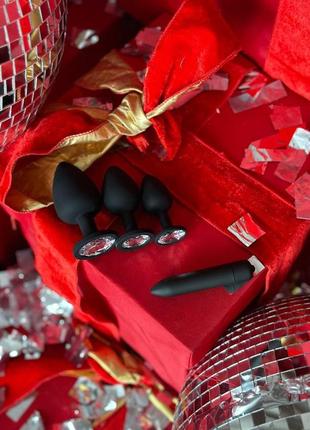 Крутой набор анальных пробок с вибропулей