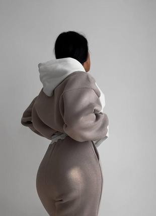 Костюм з вишивкою