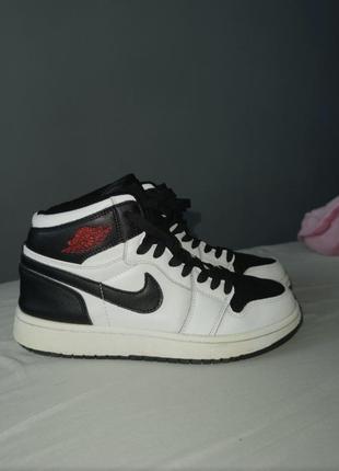 Кроссовки nike jordan