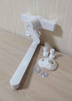 Пластиковий змішувач для ванни та душу з довгим виливом (гусаком) sw oscar-006 white