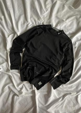 Черный лонгслив для спорта nike pro combat compression, термо