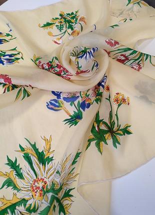 Шовкова хустина , платок в квіти в стилі zara