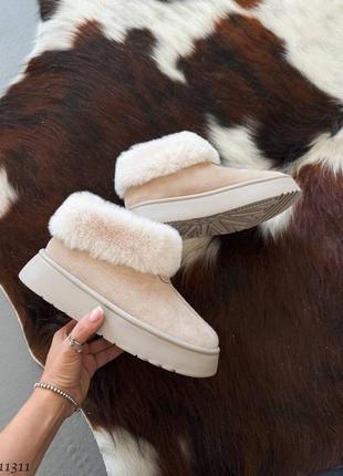 Бежеві натуральні замшеві короткі низькі уггі угі уги угги з хутром на високій товстій...