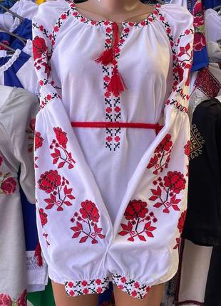 Жіноча українська патріотична легенька блузка з українським орнаментом