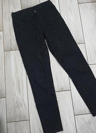 Черные джинсы скинни леопардовый принт скинни calzedonia xs-s8 фото