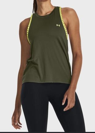 Under armour женская оливковый майка knockout novelty tank