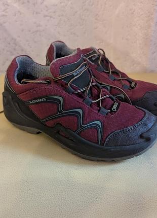 Кросівки lowa