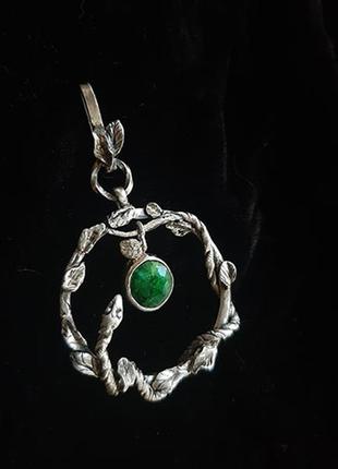 Серебряный кулон с маленьким бериллом (изумруд)