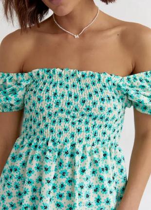 Платье в мелкие цветы с открытыми плечами, цвет: бирюзовый m5 фото