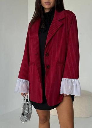Стильный удлиненный пиджак в трендовом цвете этого сезона. будь яркой