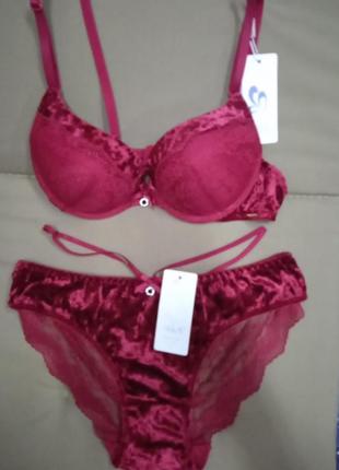 Набор - бюстгальтер и трусики,85в+xl