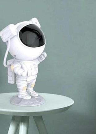 Проектор космонавт, ночник светильник космонавт, астронавт ночник звездного неба космонавт