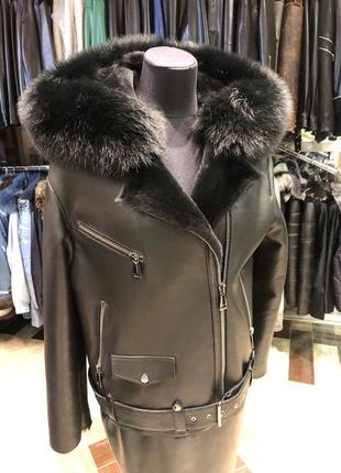 Гарна дублянка!,натуральна є60та67 см капюшон песець