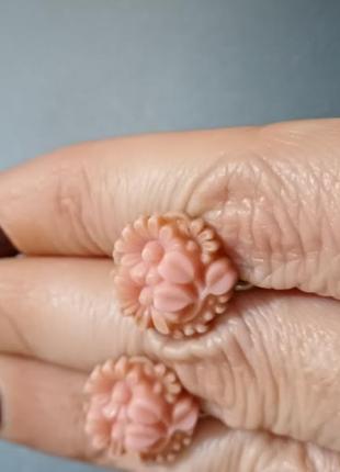 Клипсы пластик имитация коралла винтаж
