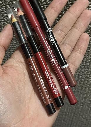 Олівці для губ різних відтінків lamel the body shop