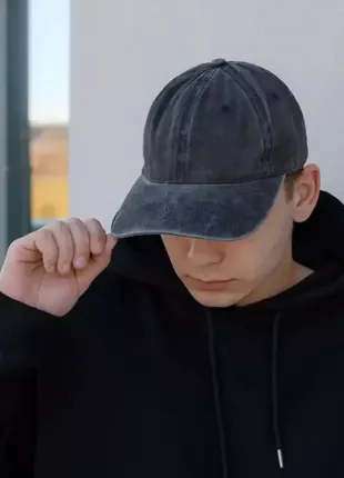 Темно-сіра кепка тракер staff dark gray