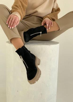 Жіночі черевики на бежевій підошві із натуральної замші4 фото