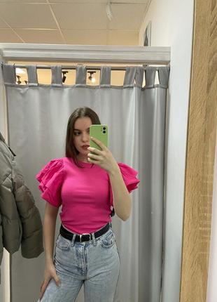 Zara розовый боди с рюшами на плечах