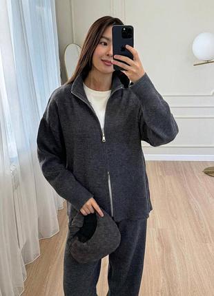 Качественный и стильный костюмчик с двойной молнией в стиле олд мани9 фото