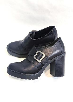 Кожаные туфли на каблуке firetrap, 37р., тракторная подошва