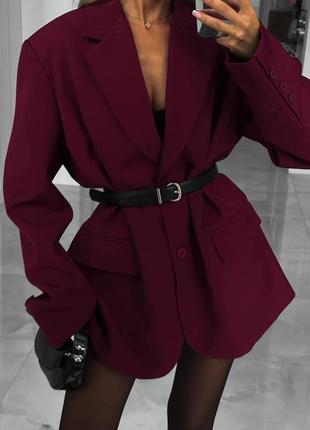 Женский пиджак свободного кроя бордо
