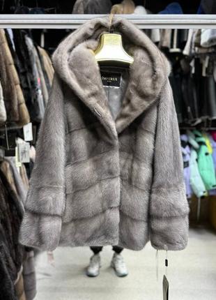 Шубка із натуральної норочки.