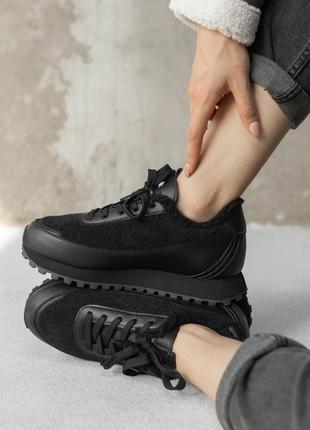 Женские кроссовки мех black