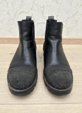 Жіночі чорні шкіряні черевики челсі guess (40р/ 26см)