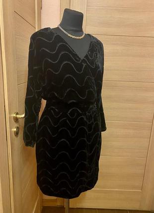 Eффектное бархатное платье производства италии