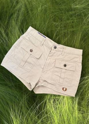 Топові базові шорти fred perry