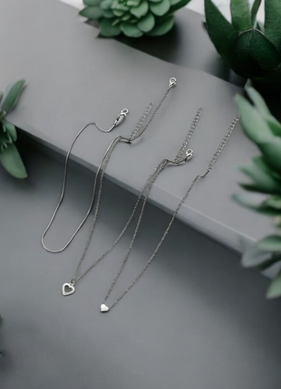 Набор кулонов в виде сдец. колье из трех цепочек, подвески 3шт. набор аксессуаров. колье и ожерелья.2 фото