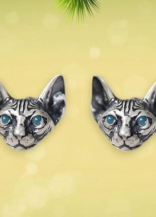 Модные серьги-гвоздики с милым изображением безволосого кота сфинкса серебристые 1 см