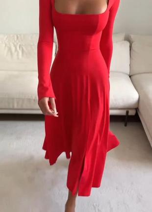 Ефектна сукня