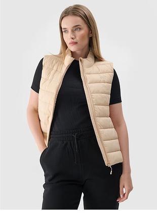 Жіноча стьобана пухова жилетка з коміром-стійкою - бежевий 4f