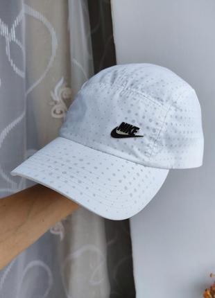 Спортивная бейсболка nike винтажная пятипанелька кепка бейсболка nike vintage 5 panel cap