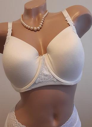Гладкий базовый бюстгальтер размер 80е