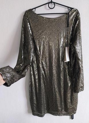 Нарядное платье в пайетках