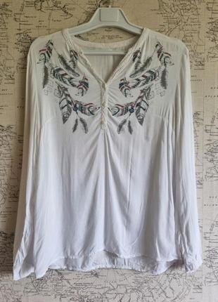 Блузка с вишивкою promod