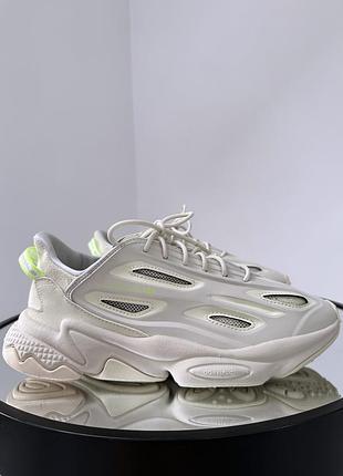 Круті дуже популярні кросівки adidas ozweego