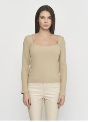 Лонгслив бежевый вискоза с квадратным вырезом каре. rise 16-18 размер (наш 54-56)
