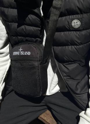 Мужская сумка stone island чорная спортивная сумка стон айленд с сеткой2 фото