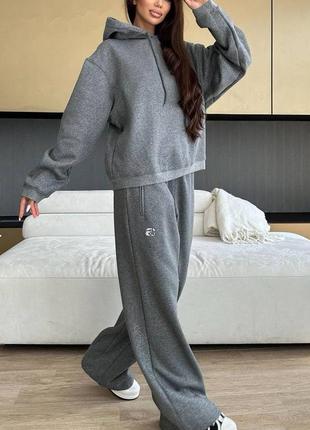 Костюм прогулочный серый брендовый  wang