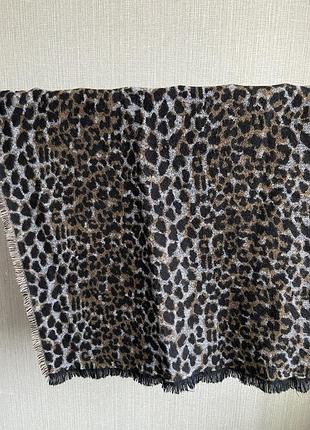 Теплий шарф жіночий с леопардовим принтом