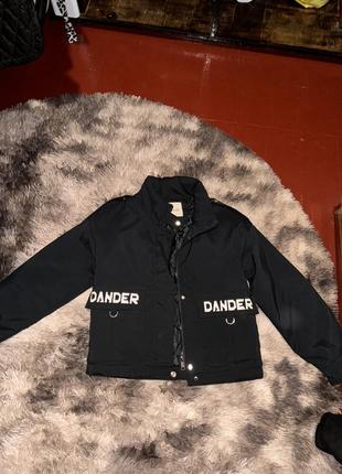 Куртка в идеальном состоянии)))