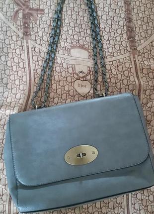 Сумка на цепочке в стиле chanel