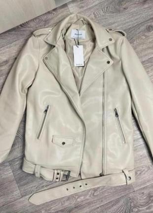 Косуха куртка stradivarius