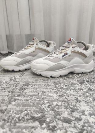 Кроссовки ellesse. стелька 26 см