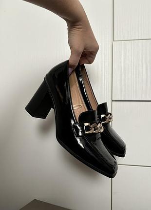 Лакові туфлі calliope 40 розмір