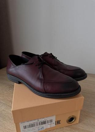 Туфлі на шнурках estro